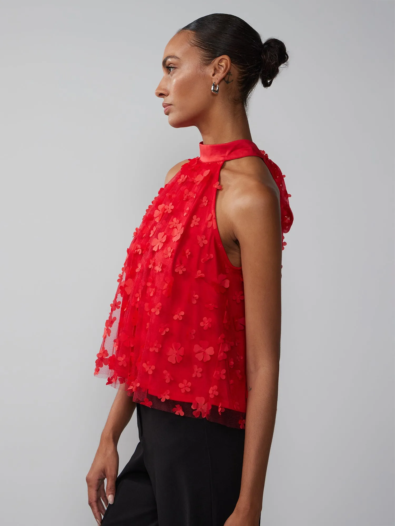 Sleeveless 3D Floral Halter Top